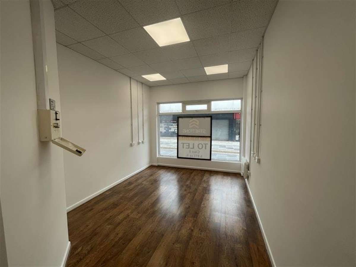 Retail/Shop in Harlow - photo 2