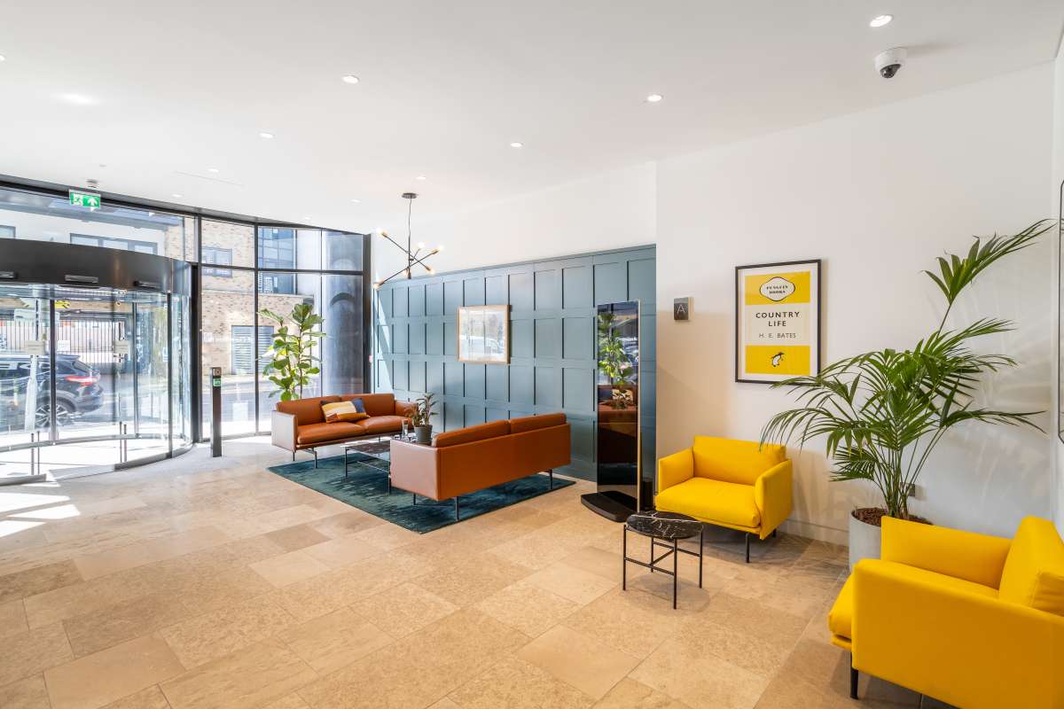 Office in Watford - photo 4
