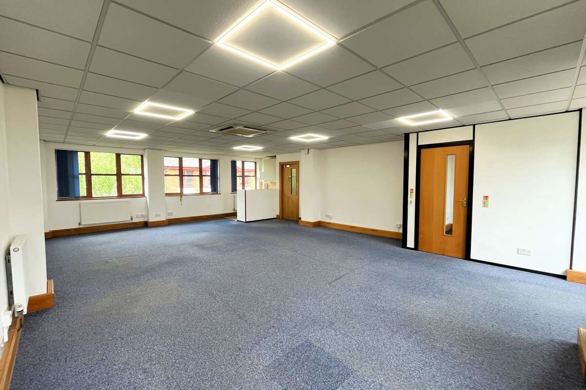 Office in Witham - photo 2