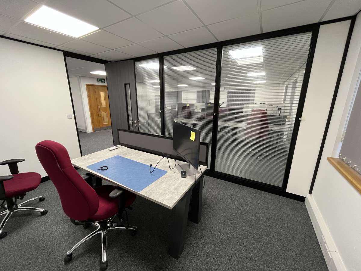 Office in Lutterworth - photo 2