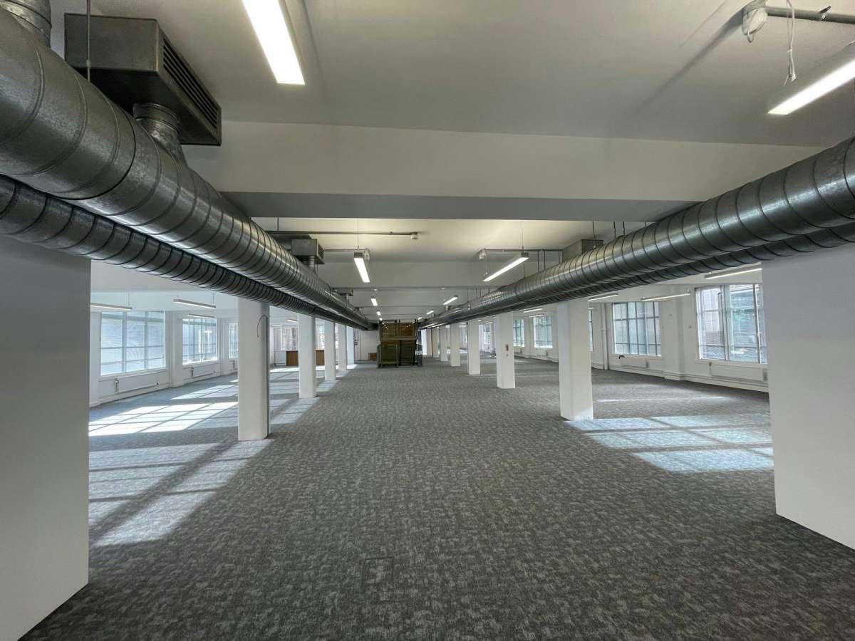 Office in London - photo 3