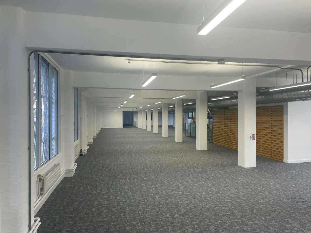 Office in London - photo 4