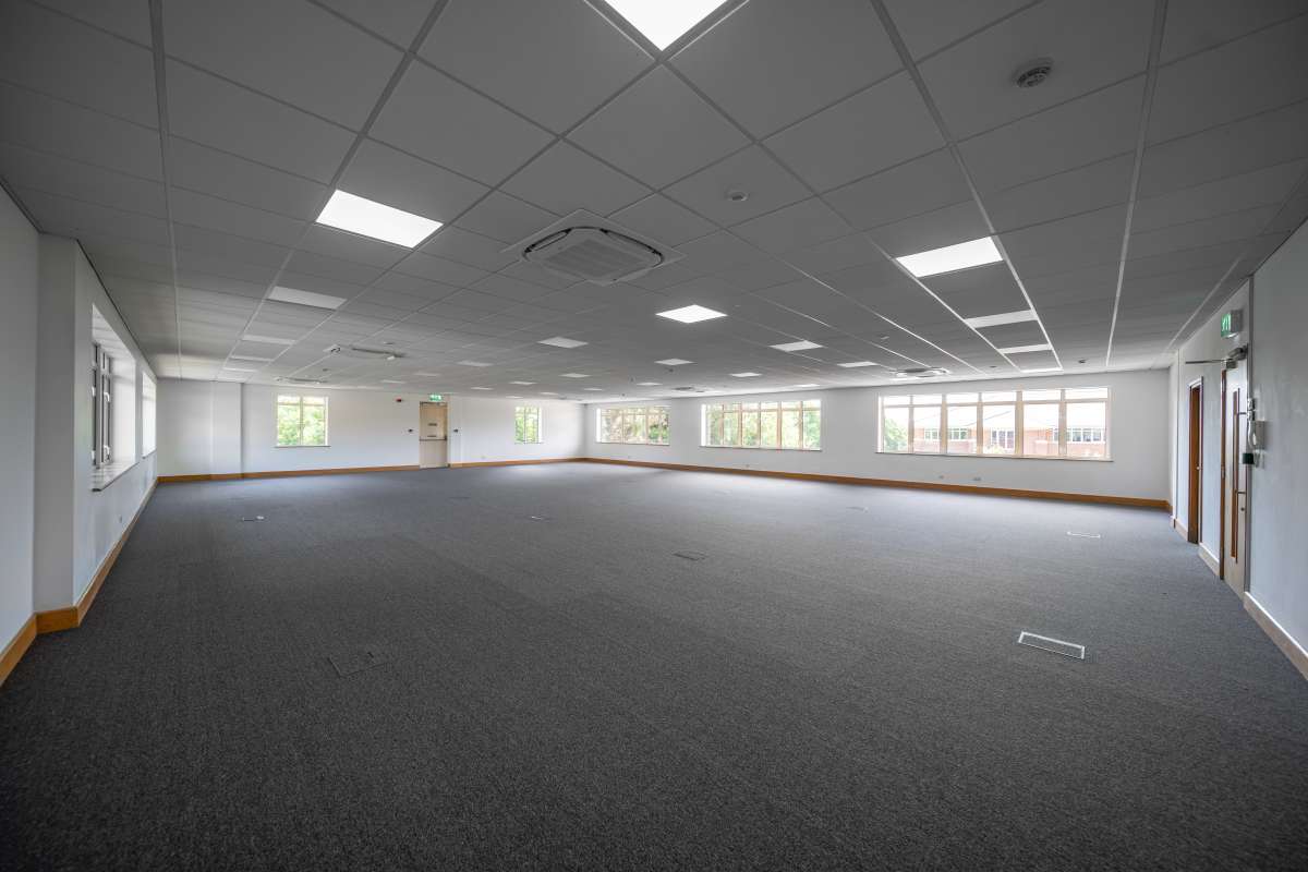 Office in Fareham - photo 2