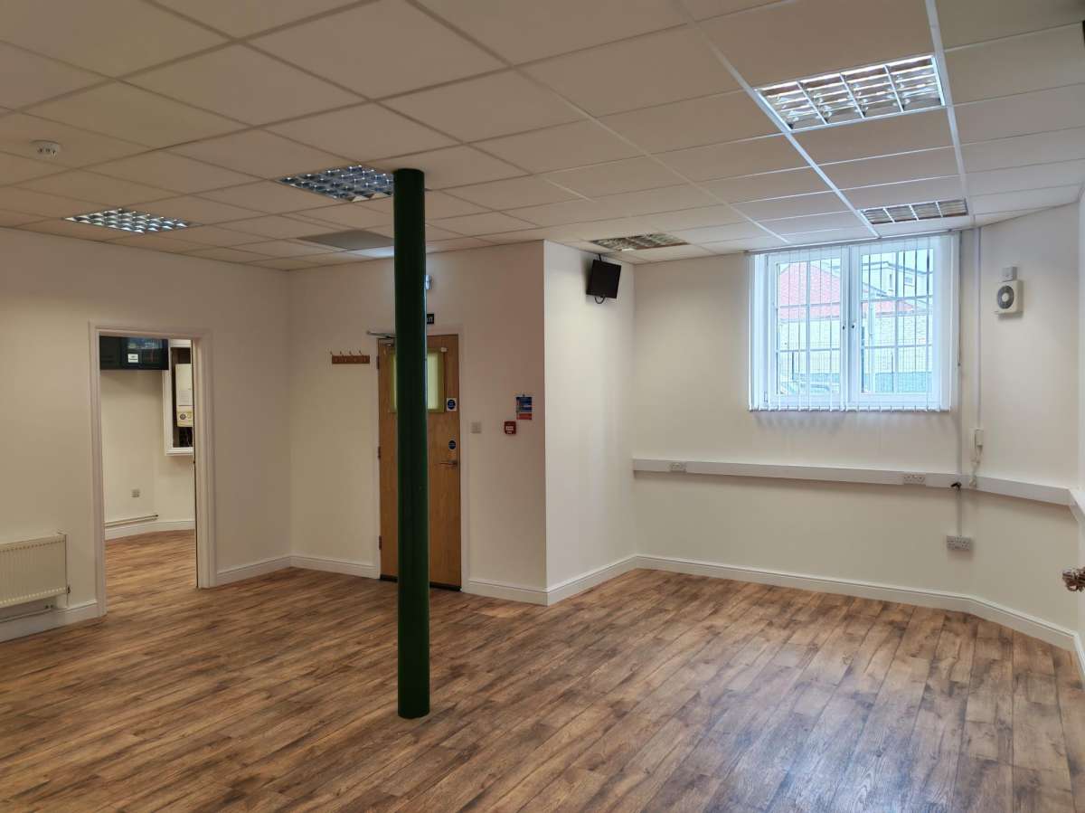 Office in Great Yarmouth - photo 4