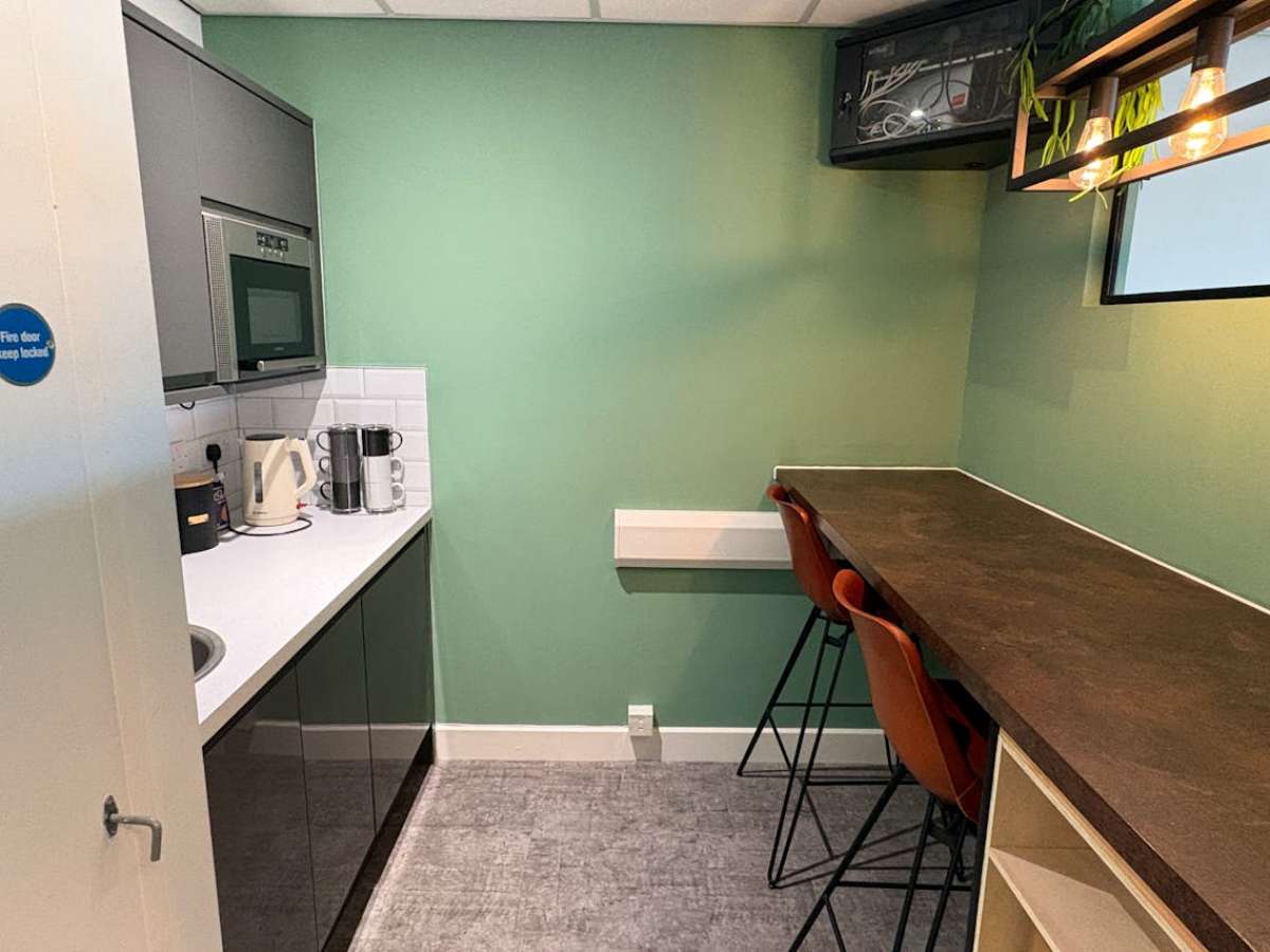 Office in Hedge End - photo 4
