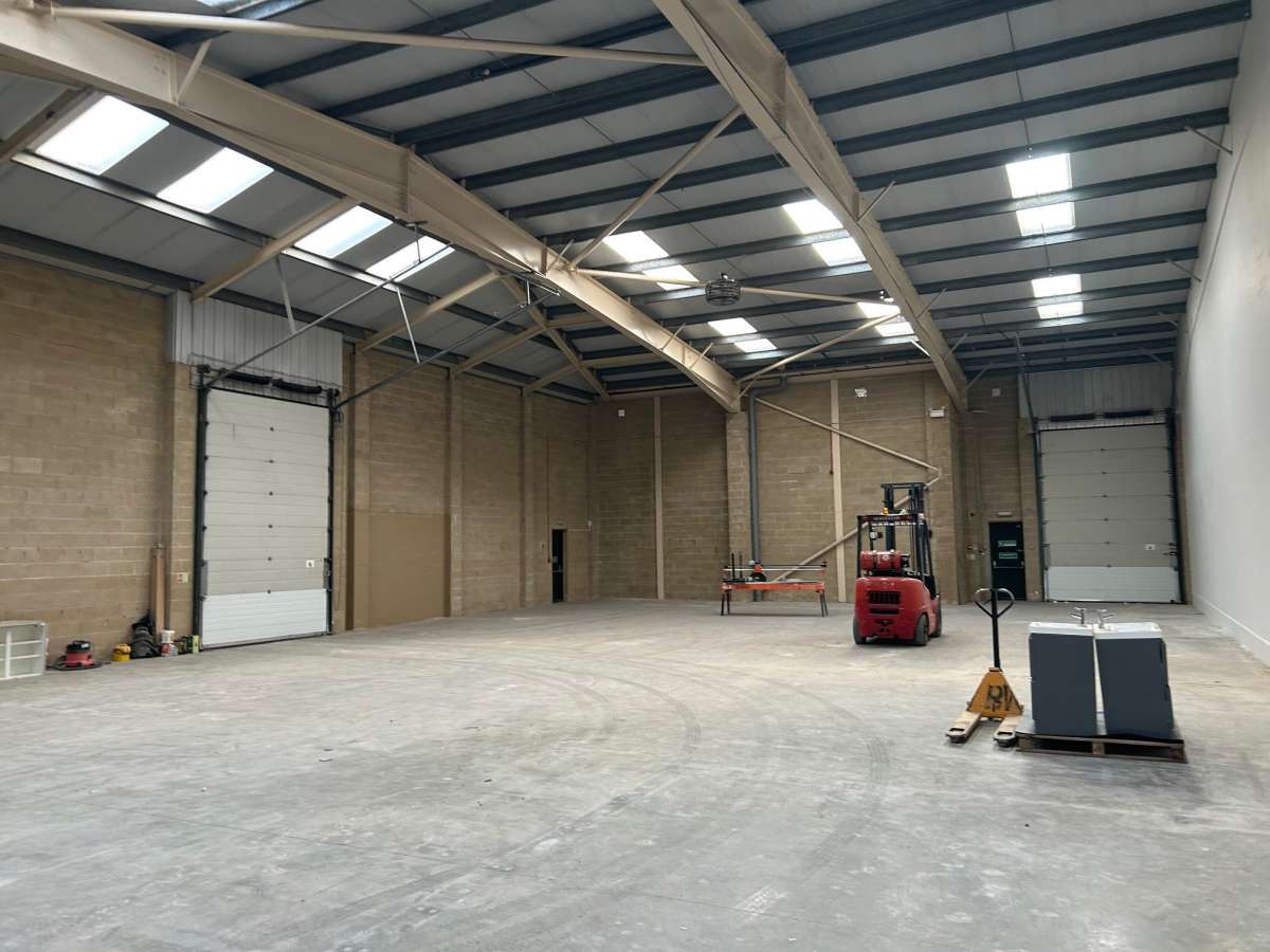 Office in Chessington - photo 2
