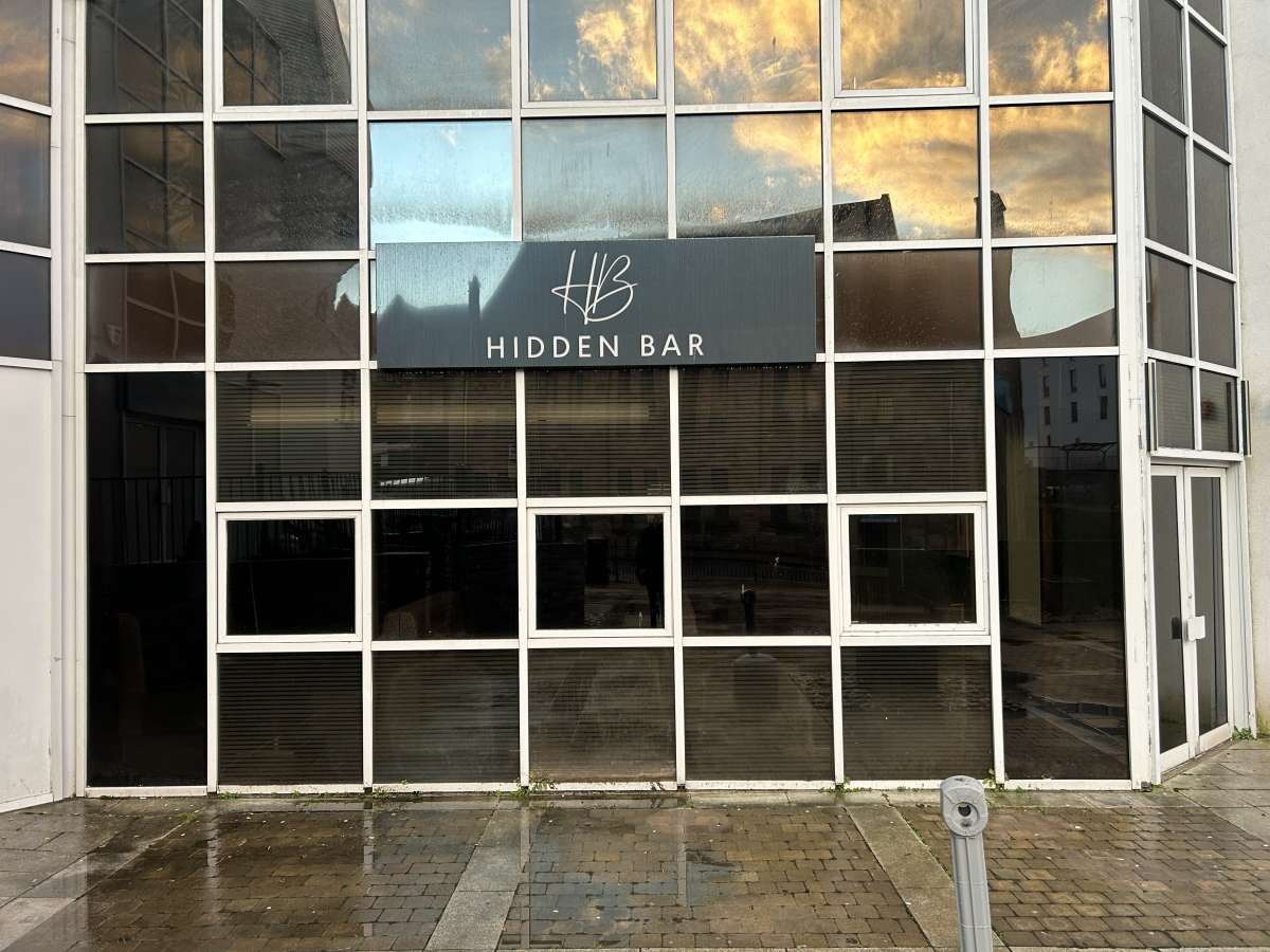 Retail/Shop in Hamilton - photo 2