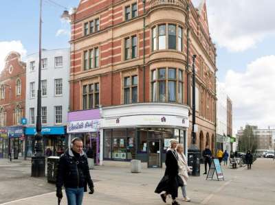 Retail/Shop in Cheltenham - photo 4