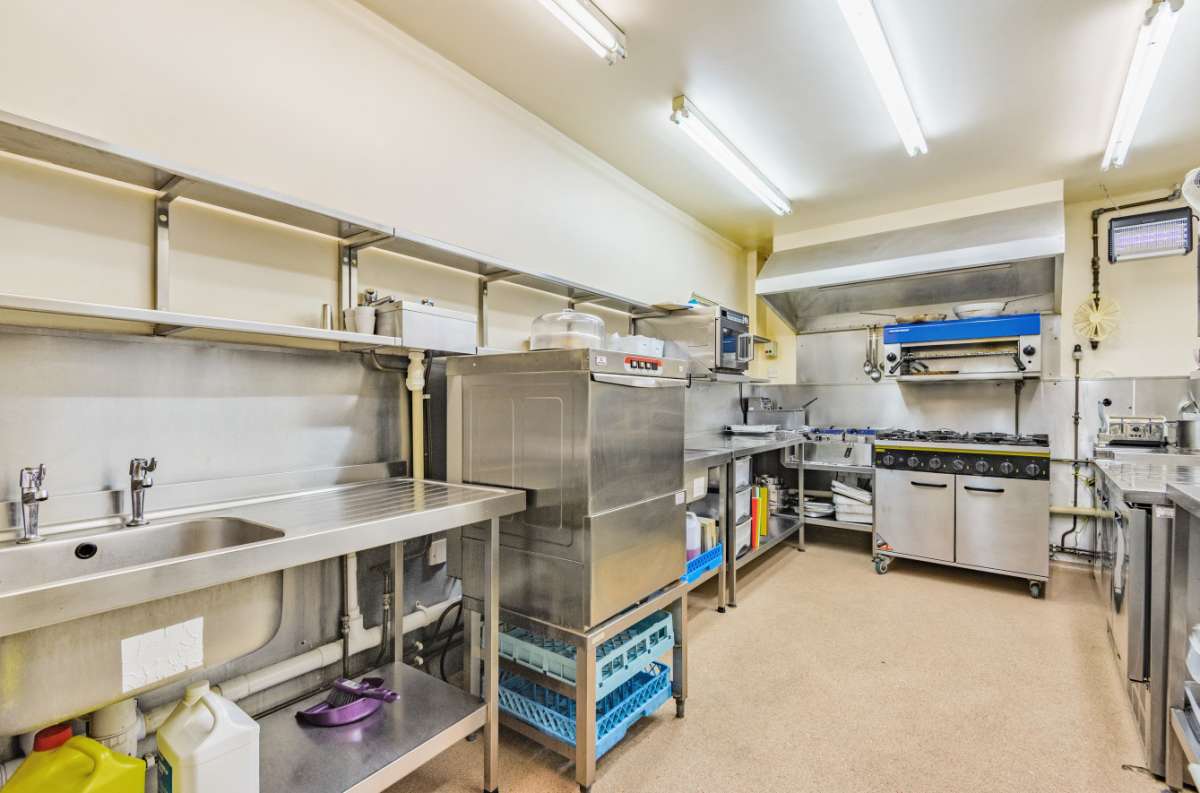 Retail/Shop in Penzance - photo 3