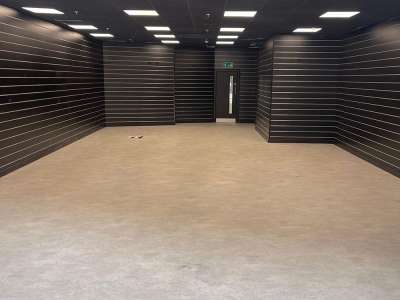Retail/Shop in Livingston - photo 2