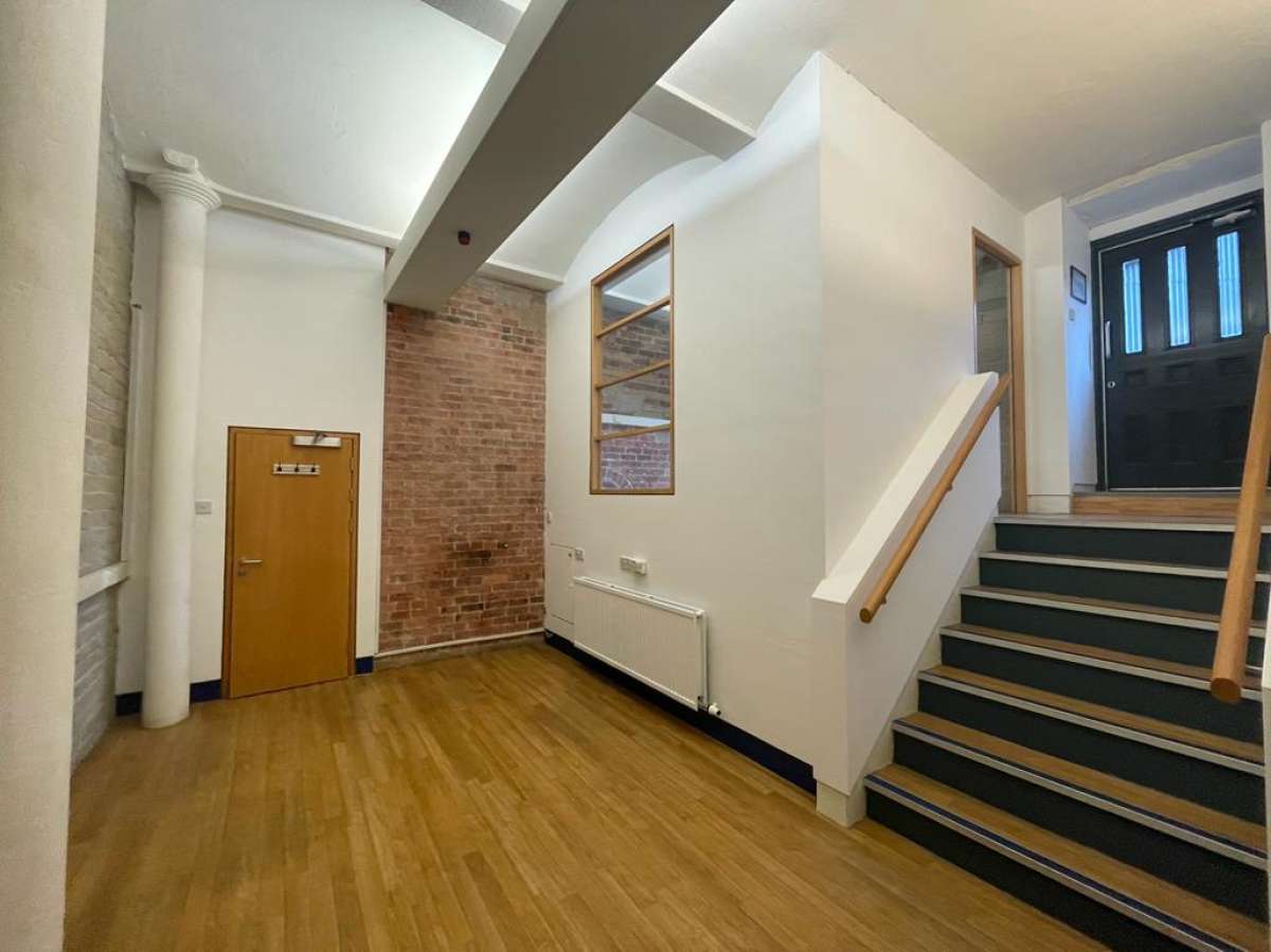 Retail/Shop in Halifax - photo 4