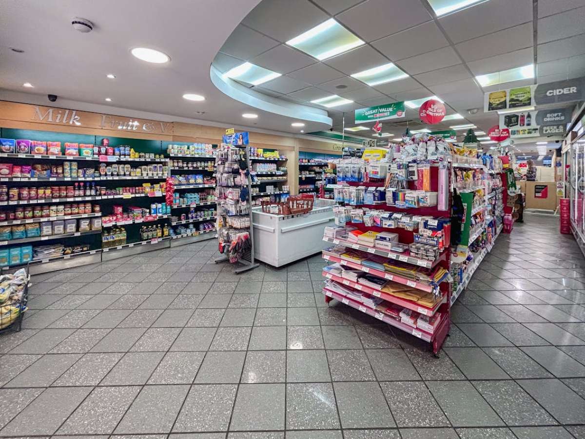 Retail/Shop in Blandford Forum - photo 2