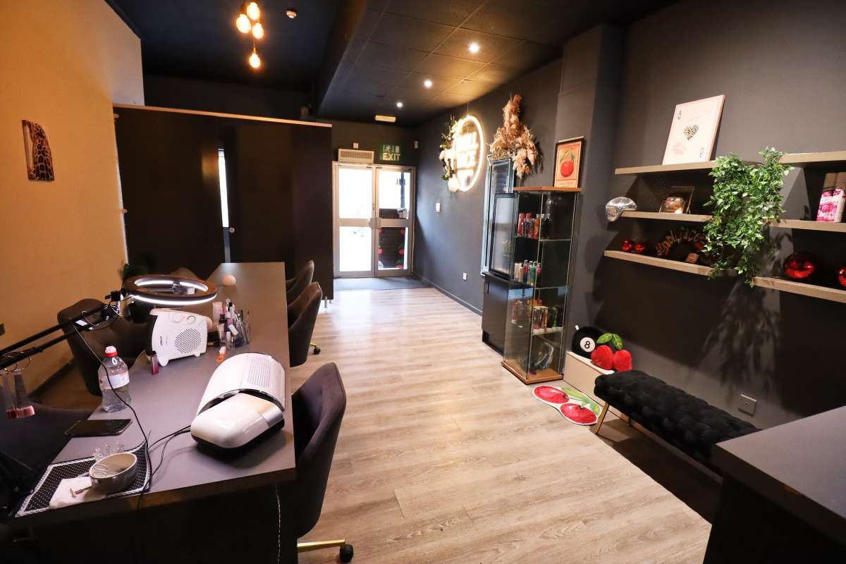 Retail/Shop in Nuneaton - photo 2