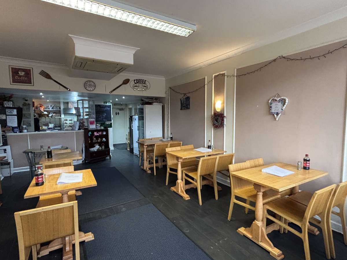 Retail/Shop in Todmorden - photo 4