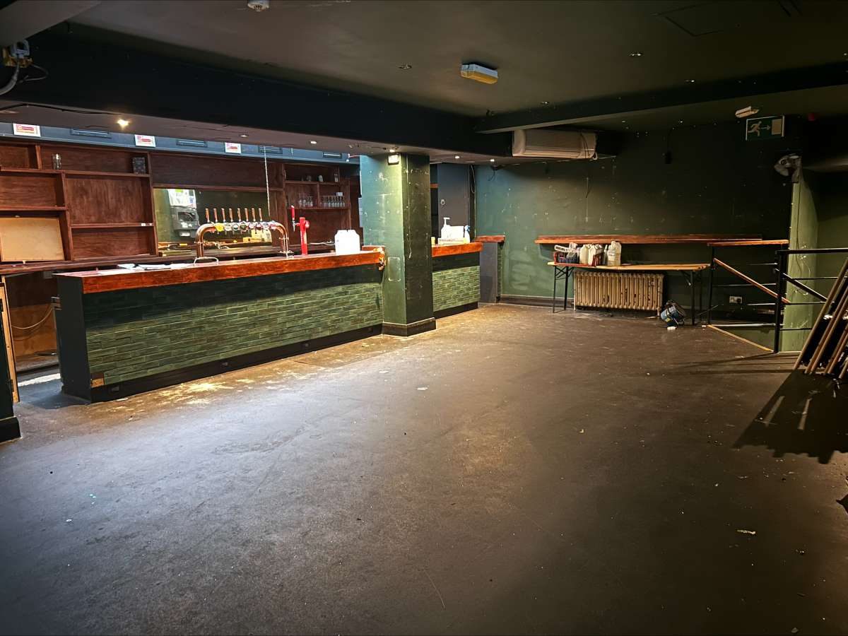 Retail/Shop in Manchester - photo 2