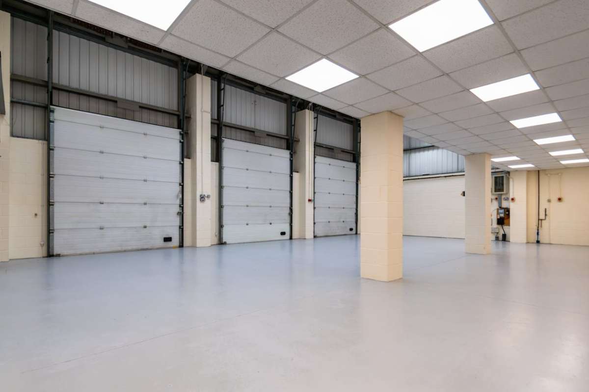 Retail/Shop in Dorchester - photo 3