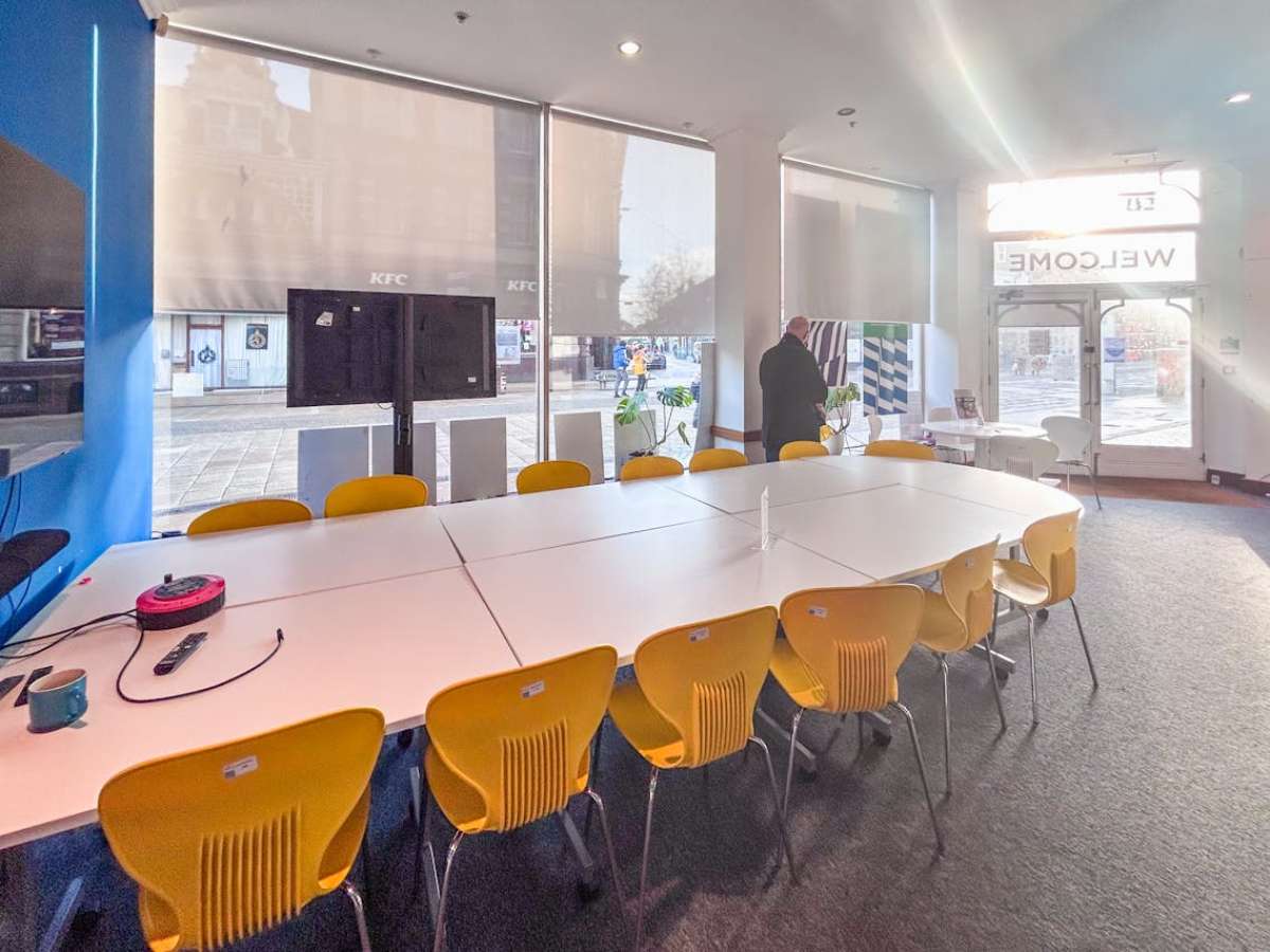 Retail/Shop in Bournemouth - photo 3