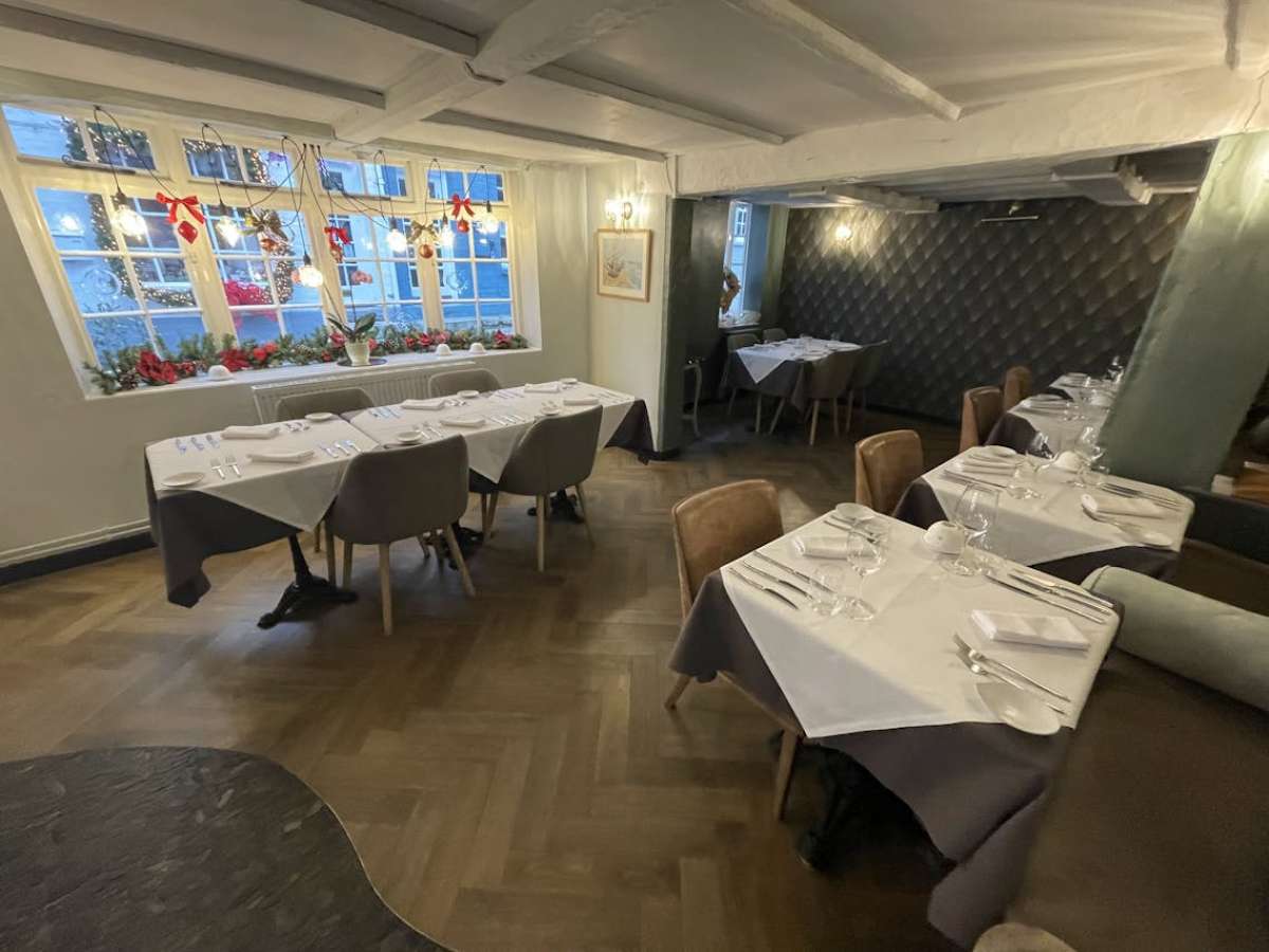 Retail/Shop in Lymington - photo 3