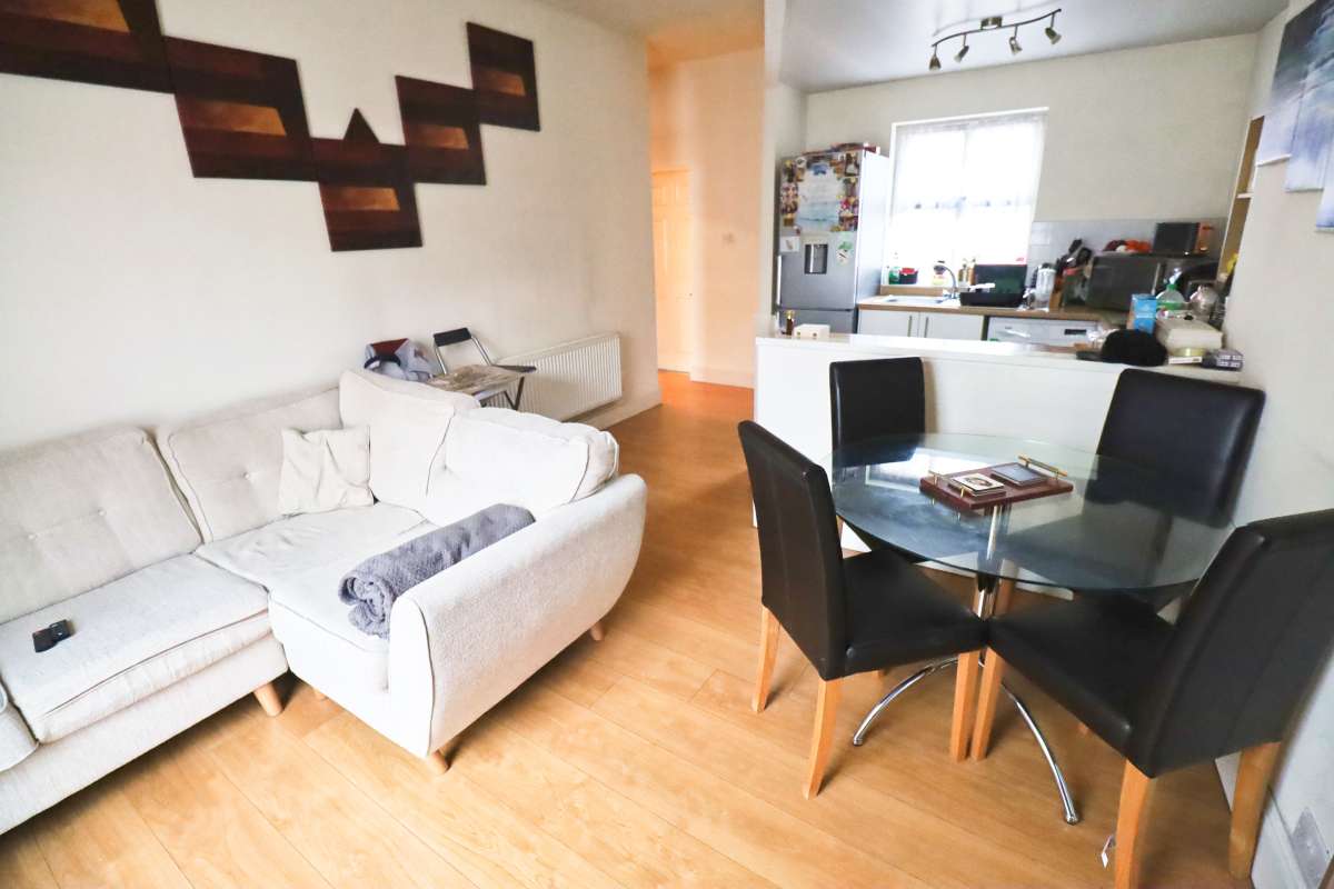 Retail/Shop in Hinckley - photo 3