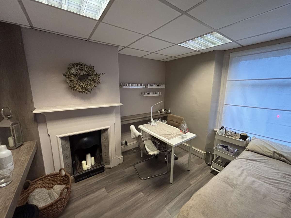 Retail/Shop in Greetland - photo 4