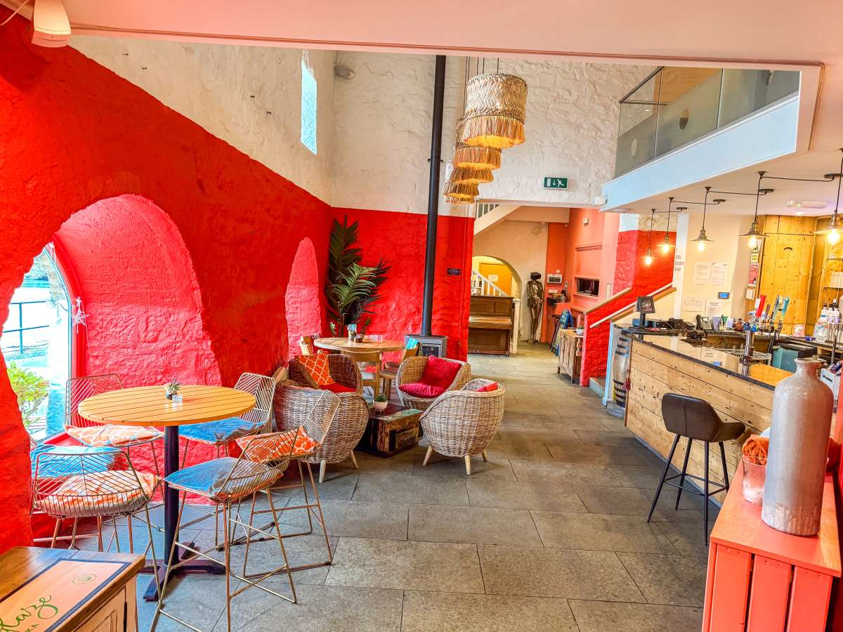 Retail/Shop in Porthleven - photo 3