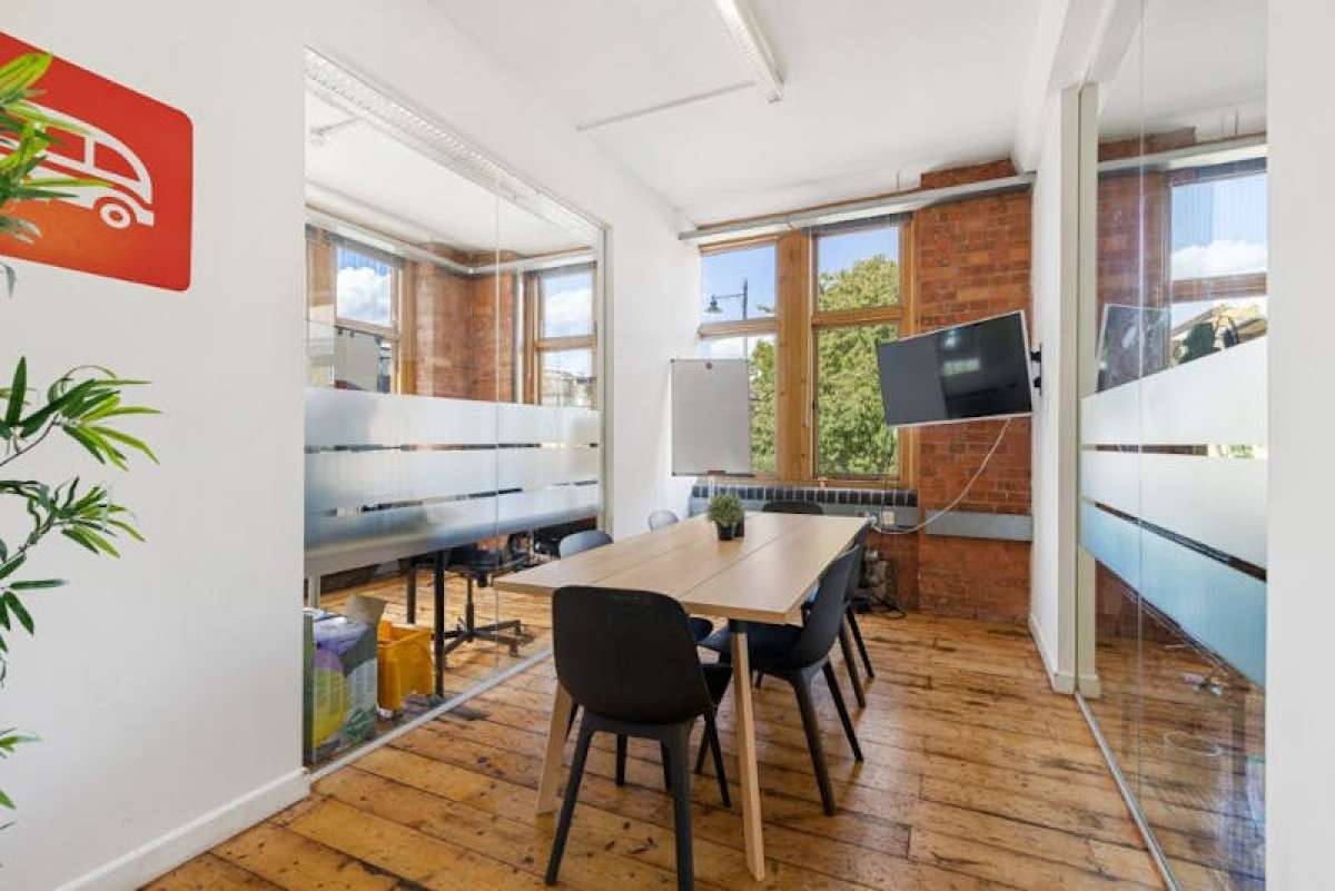 Office in London - photo 3