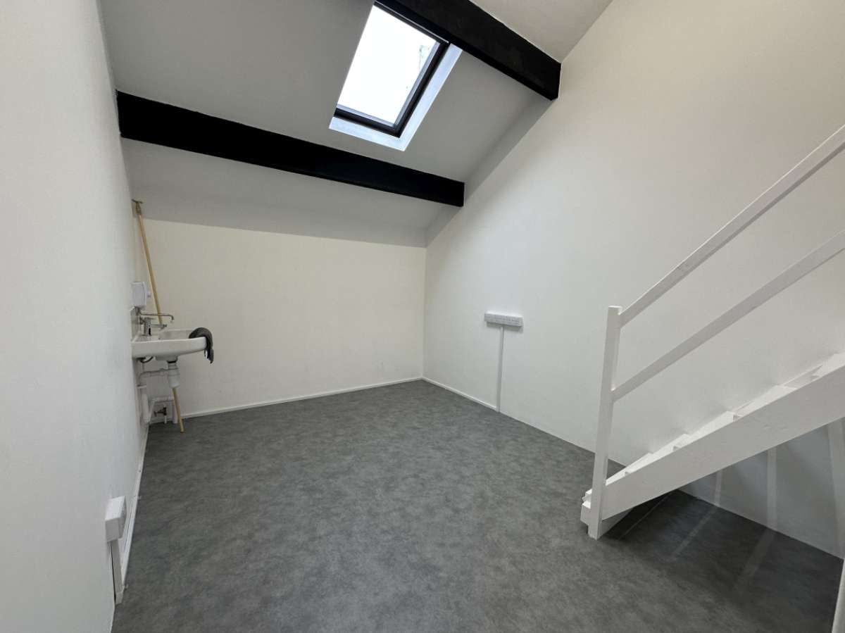 Retail/Shop in Truro - photo 4