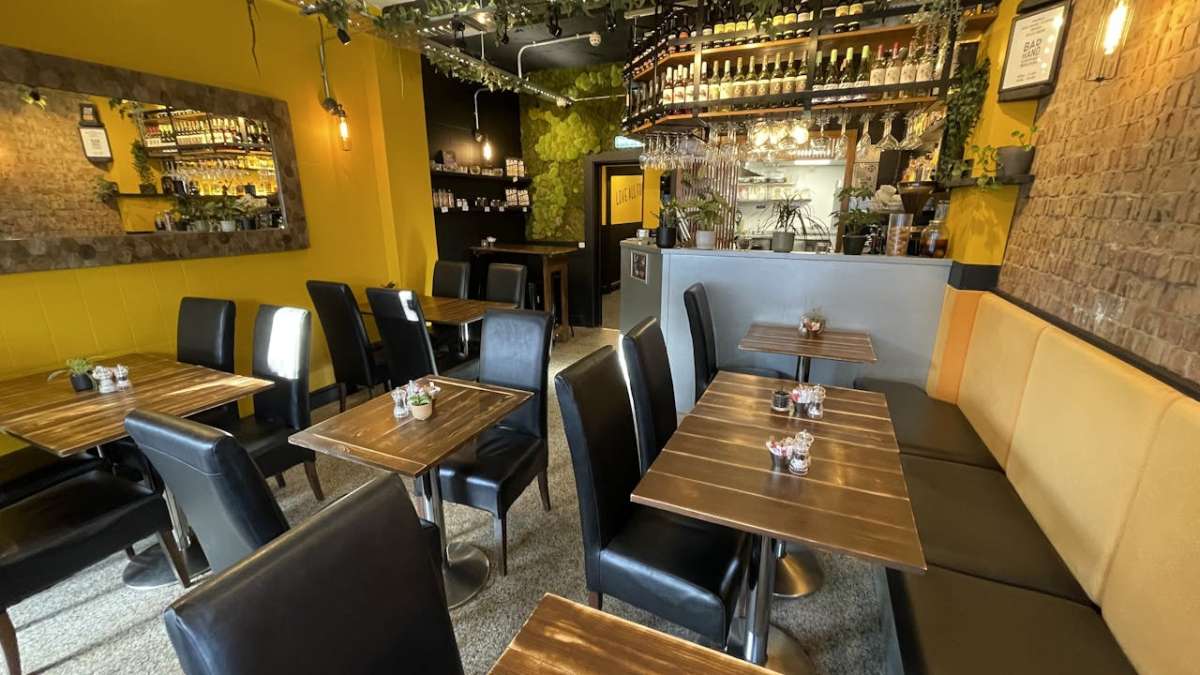 Retail/Shop in Ferndown - photo 2