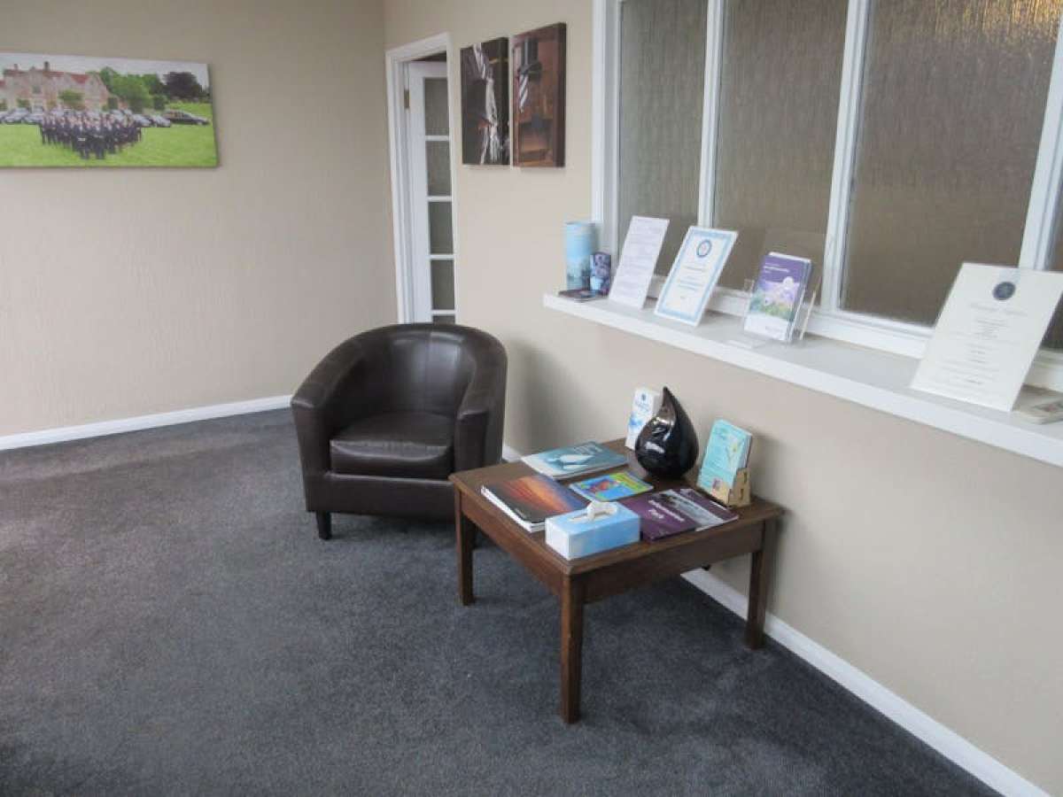 Retail/Shop in Woking - photo 2