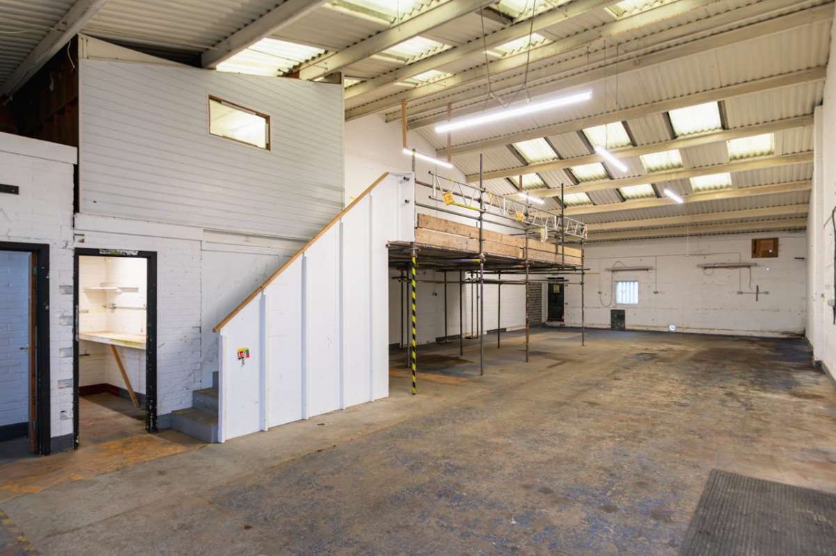 Retail/Shop in Poole - photo 2