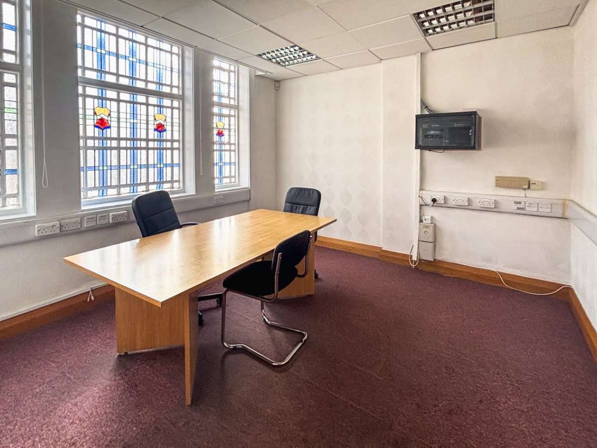 Retail/Shop in Bournemouth - photo 3