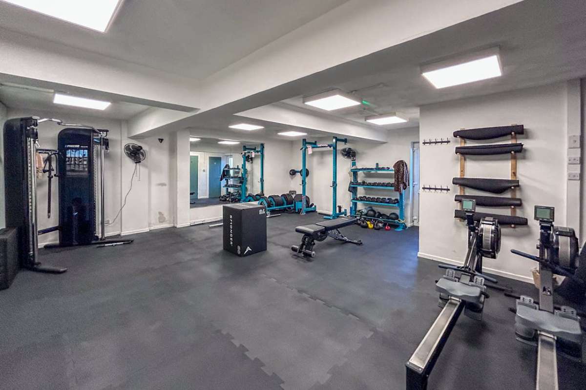 Retail/Shop in Bournemouth - photo 2