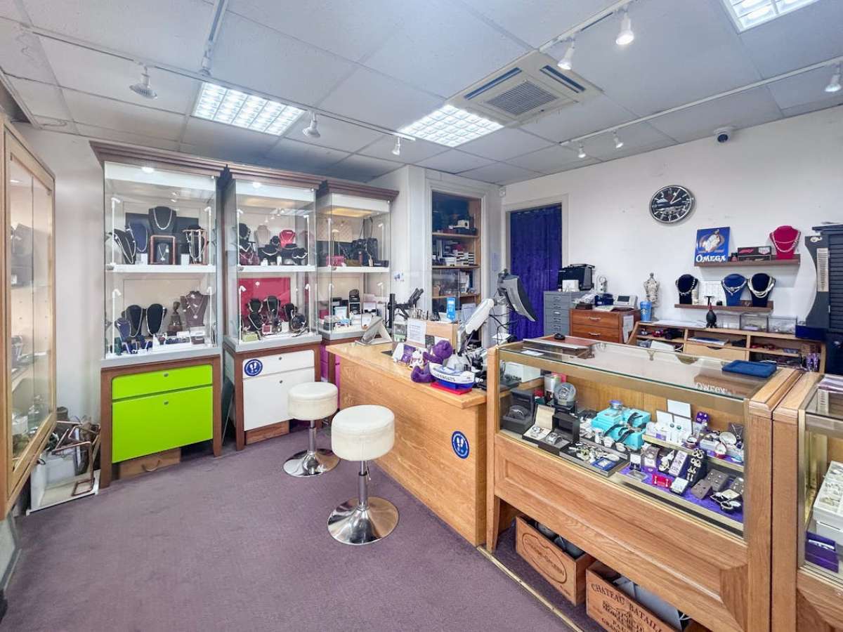 Retail/Shop in Christchurch - photo 3