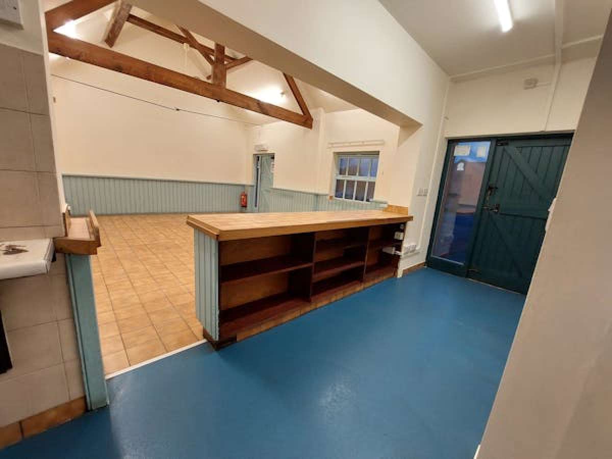 Retail/Shop in Swadlincote - photo 4