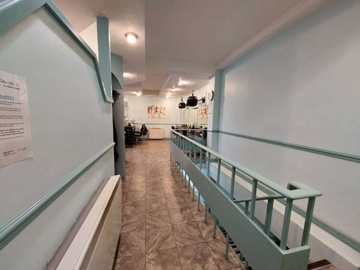 Retail/Shop in Knutsford - photo 3