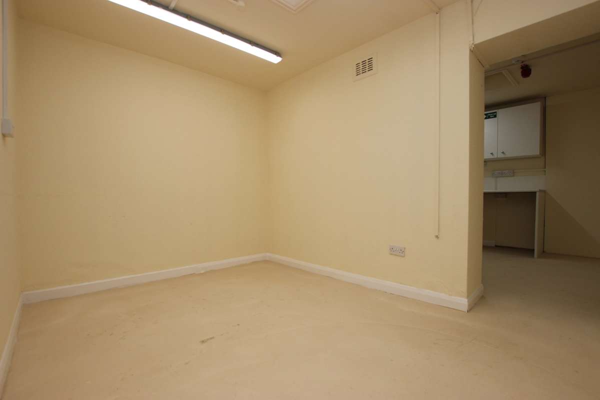 Retail/Shop in Grantham - photo 4