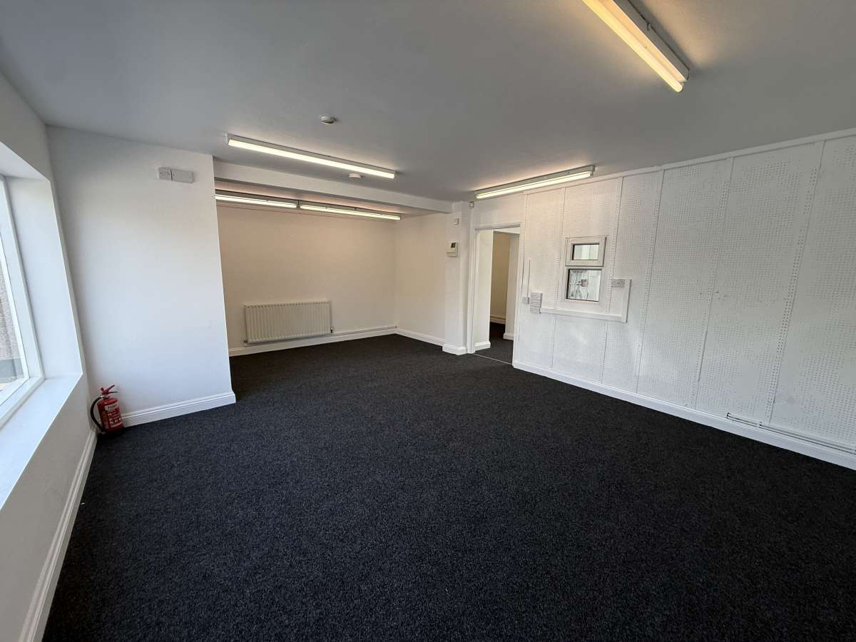 Retail/Shop in Swanwick - photo 3