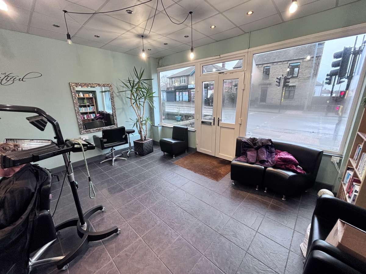 Retail/Shop in Earlsheaton - photo 3