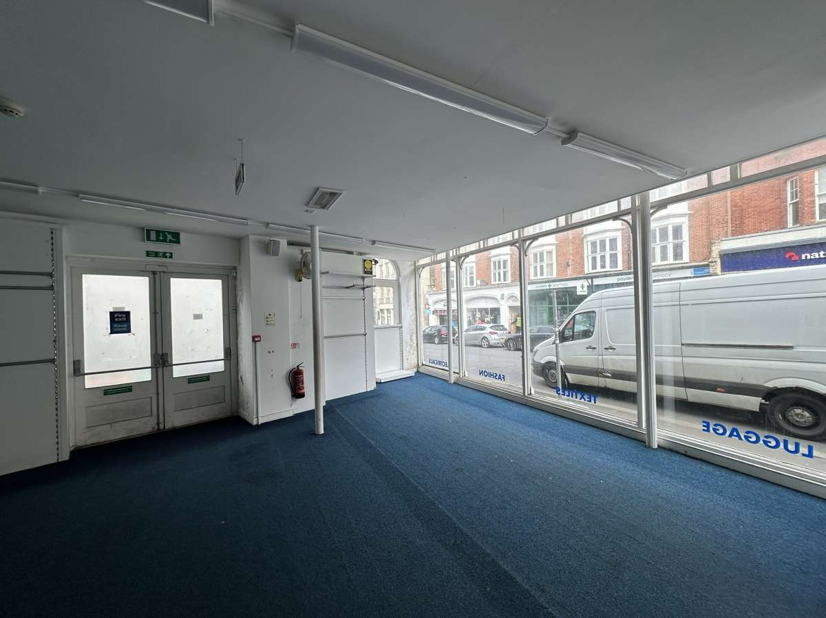 Retail/Shop in Bexhill On Sea - photo 4
