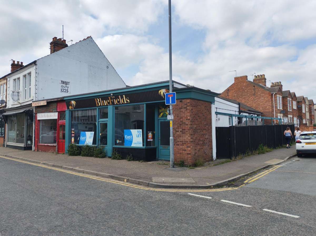 Retail/Shop in Great Yarmouth - photo 3