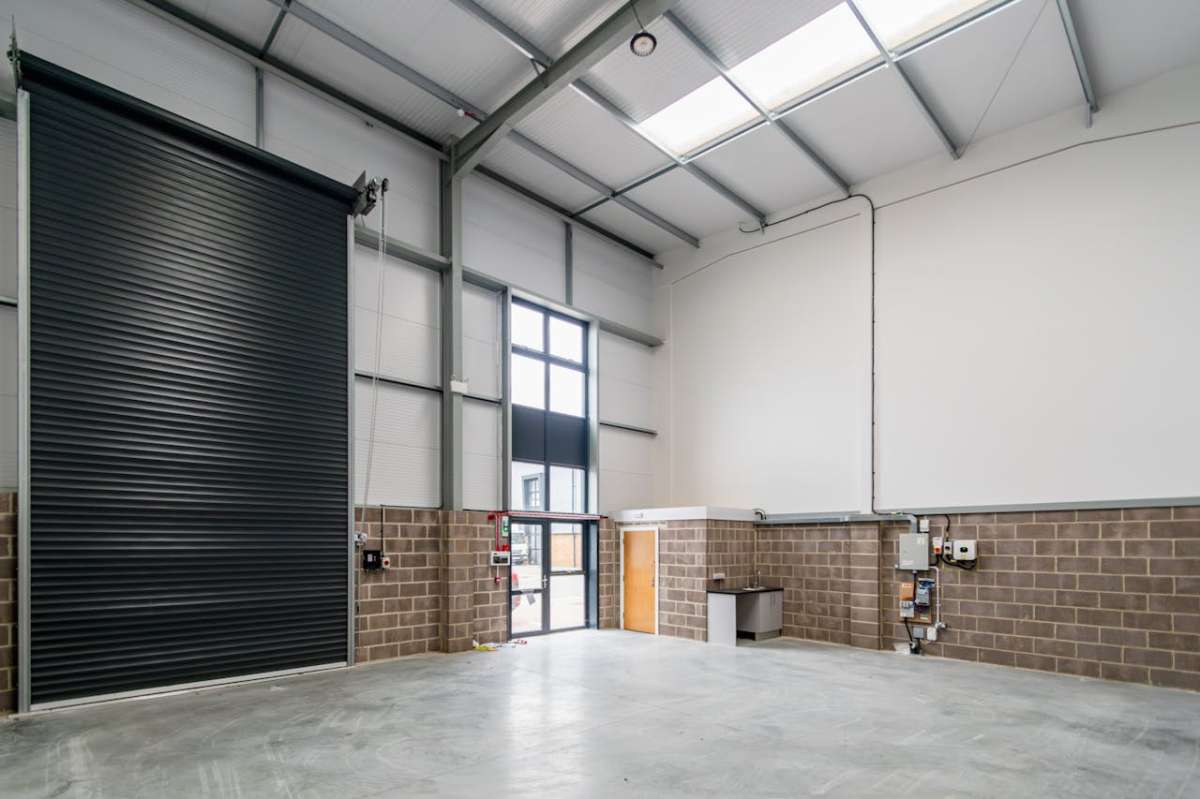 Retail/Shop in Wimborne - photo 3
