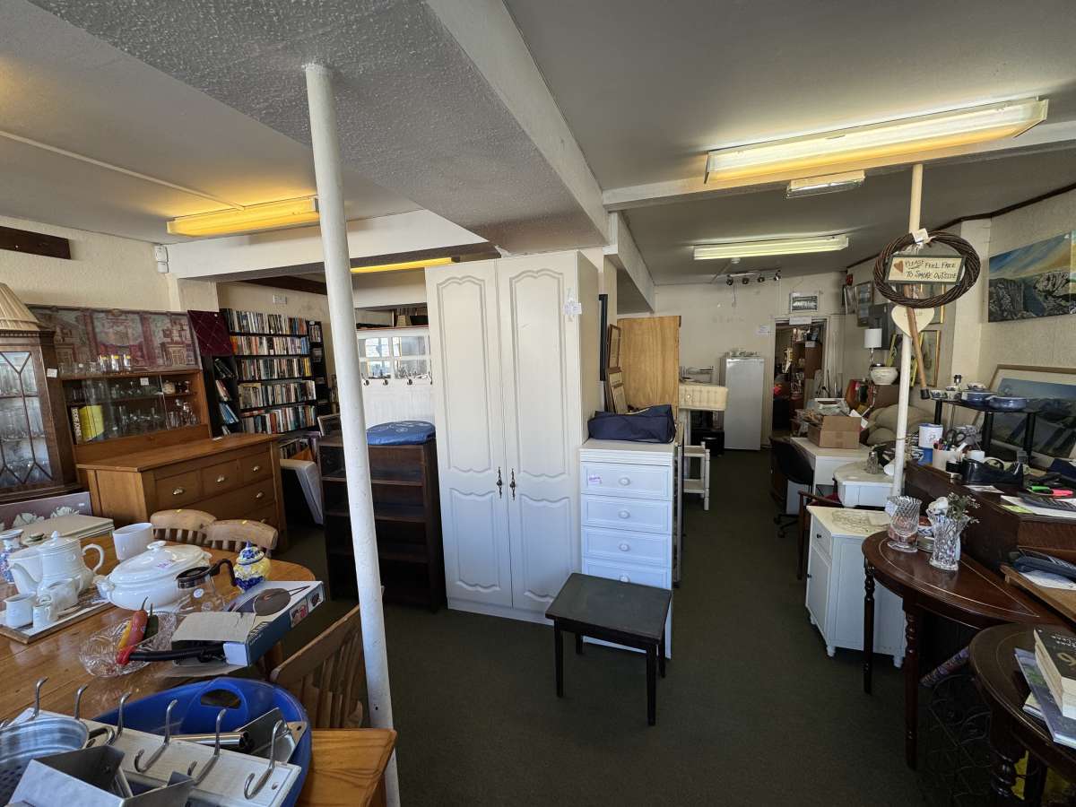 Retail/Shop in Dartmouth - photo 3