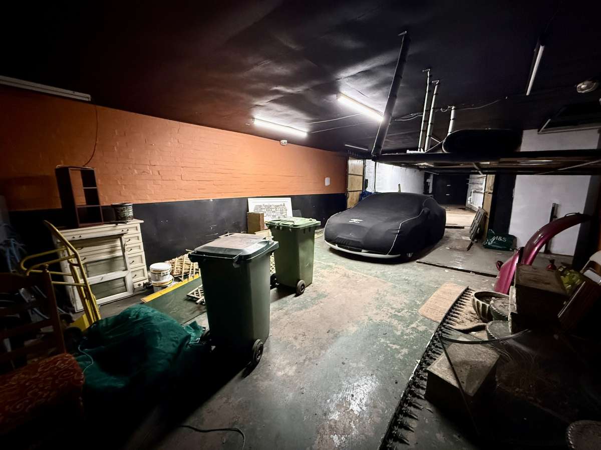 Storage in Nuneaton - photo 3