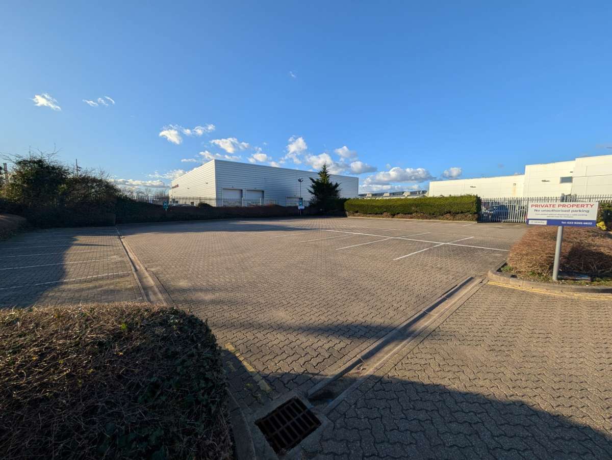 YARD in Hampshire - photo 3